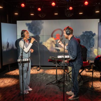 Sandrine Van Handenhoven en Jelle Cleymans zingen 'Wanneer' live op de radio!
