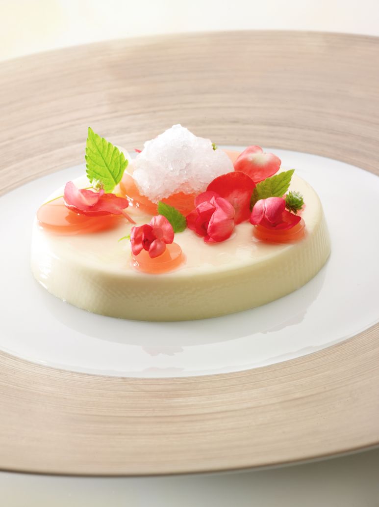 Recept "Panna cotta met granité van vlierbessen en gelei van