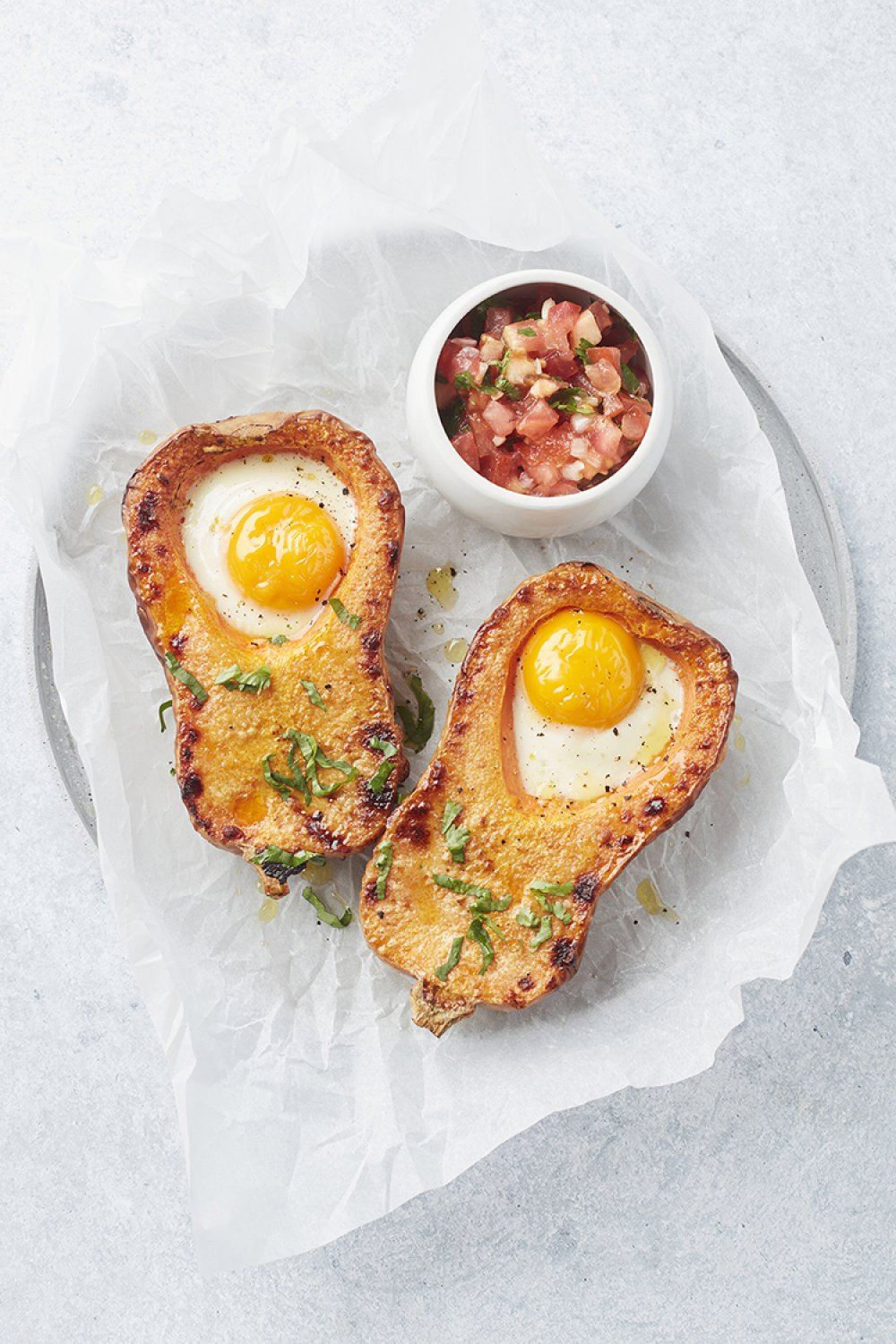 Gegrilde butternut pompoen met sesam en tomatensalsa