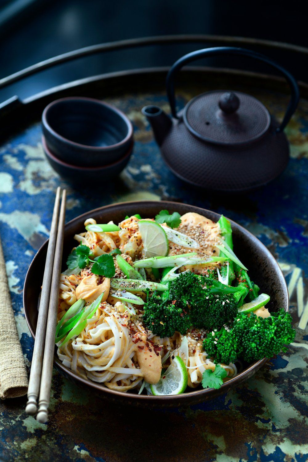 Noedels met kokos-zoete aardappelsaus en broccolini