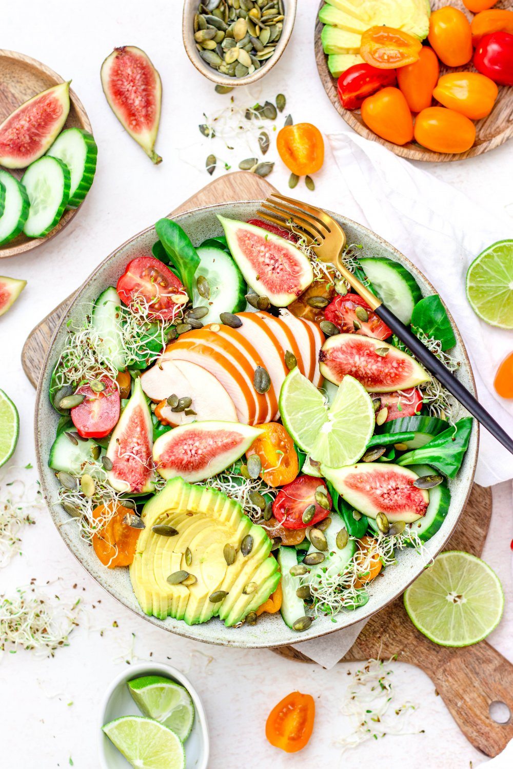 Salade met vijgen, kip en avocado