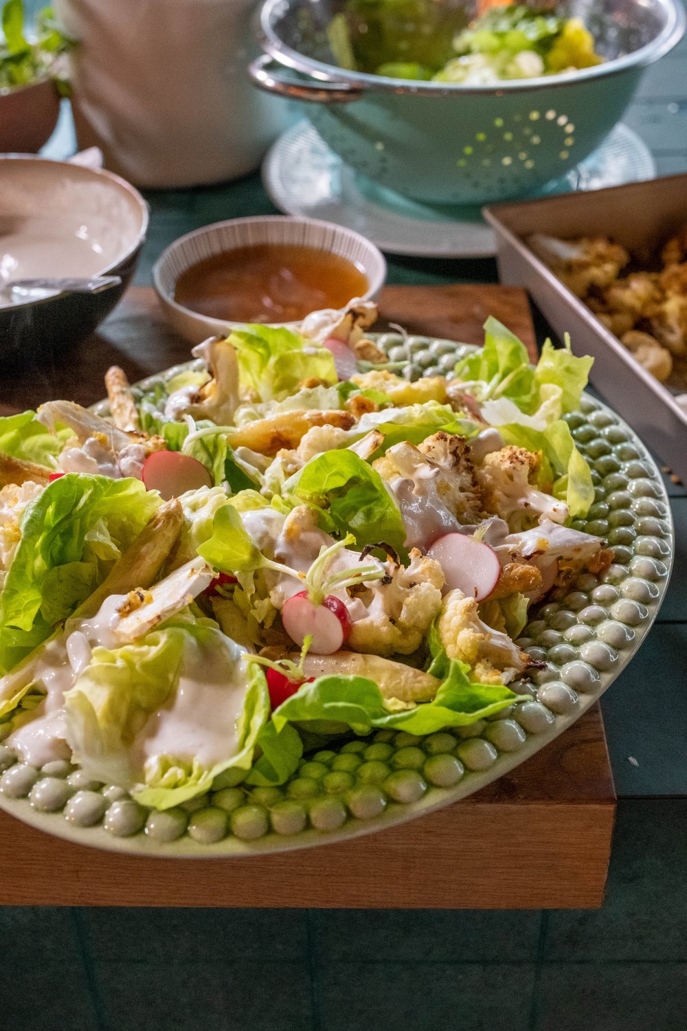 Salade van ovengebakken bloemkool en asperges