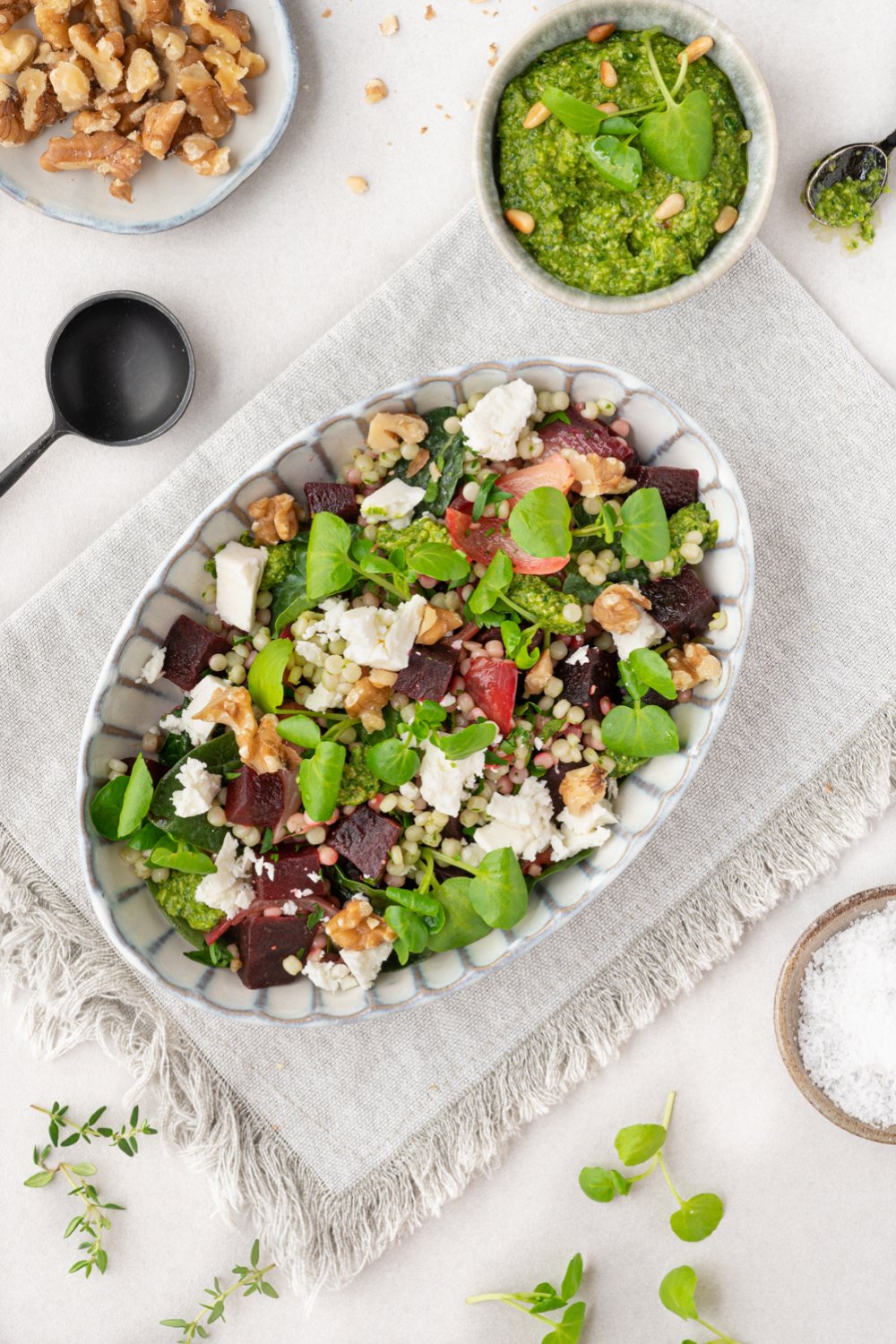 Parelcouscous met rode bietjes, waterkerspesto en feta