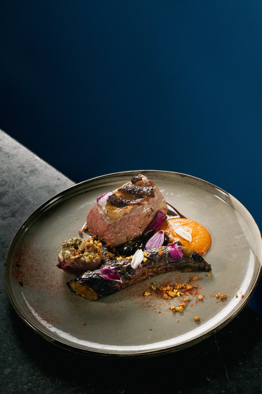 Gebraden Welsh lamb met geglaceerde aubergine