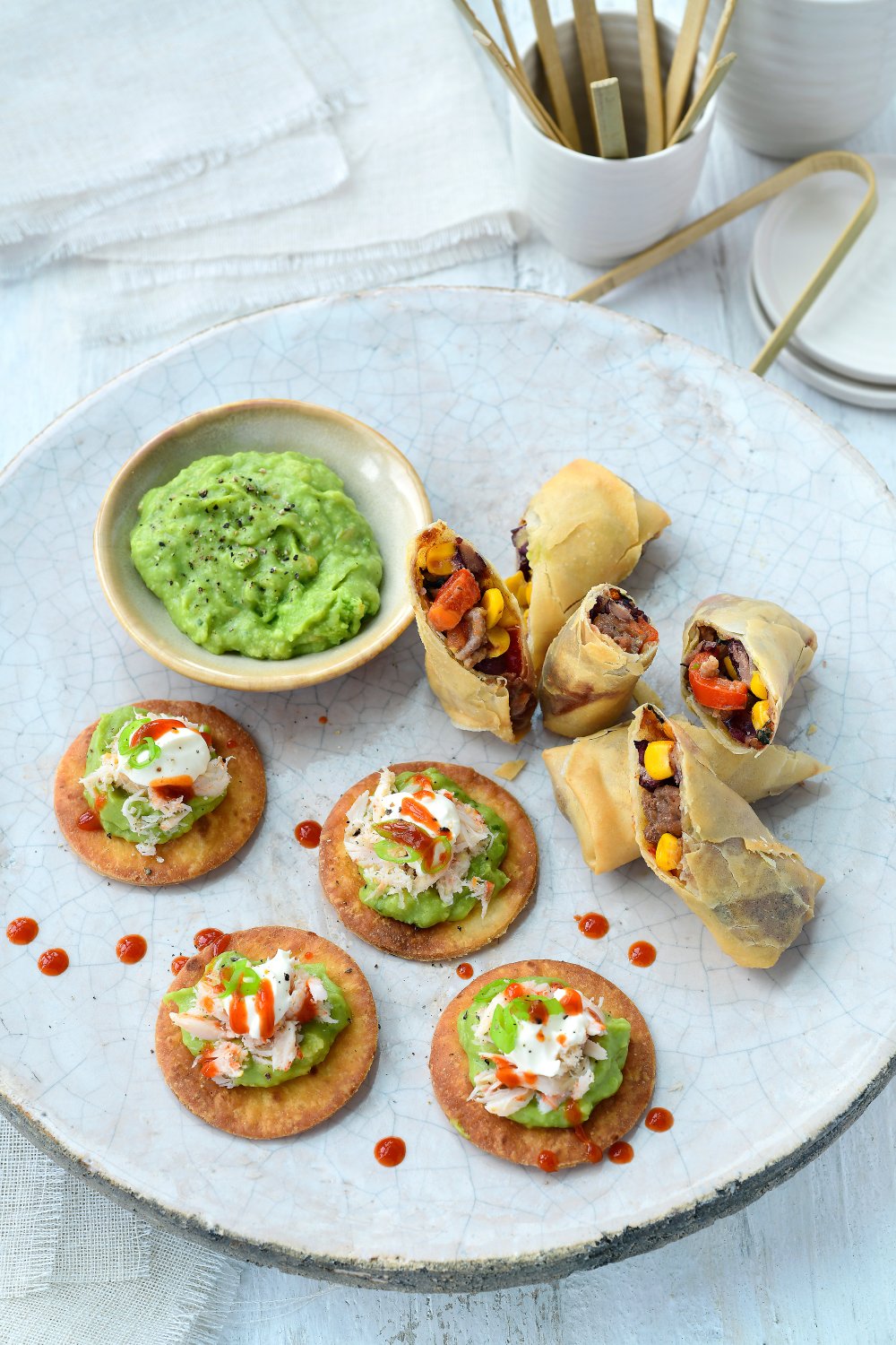 Tostadas met krab en avocado