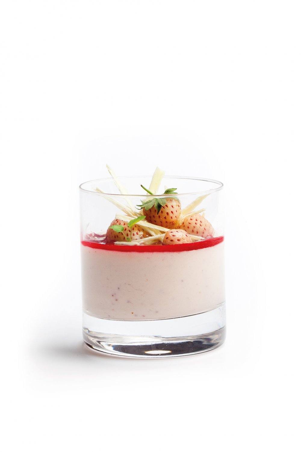 Aardbeienmousse met aardbeiencoulis