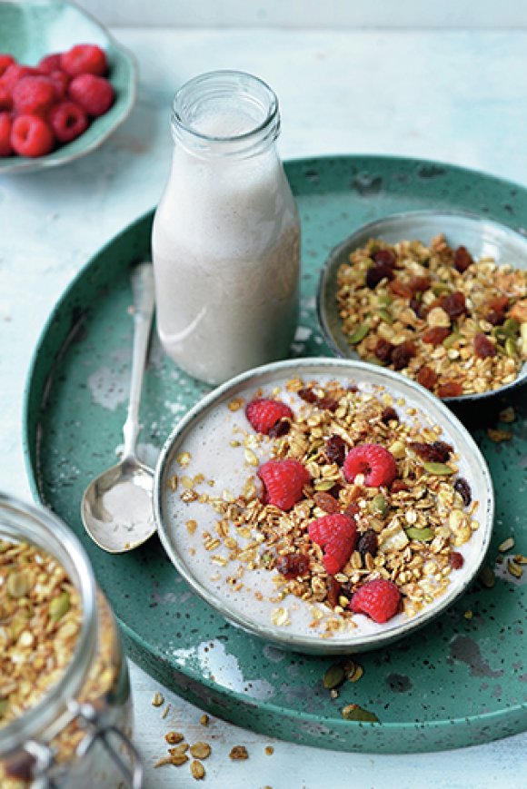 Crunchy granola met bananenmelk