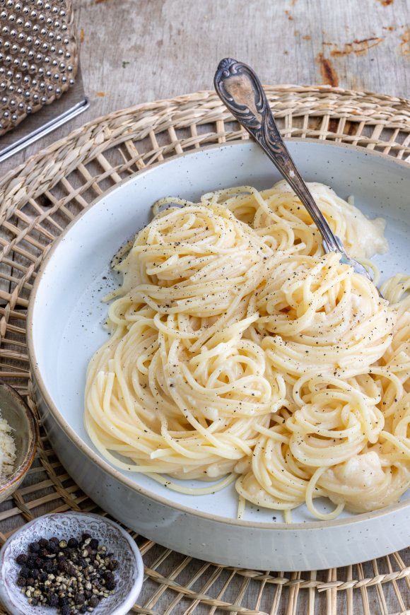 Pasta cacio e pepe