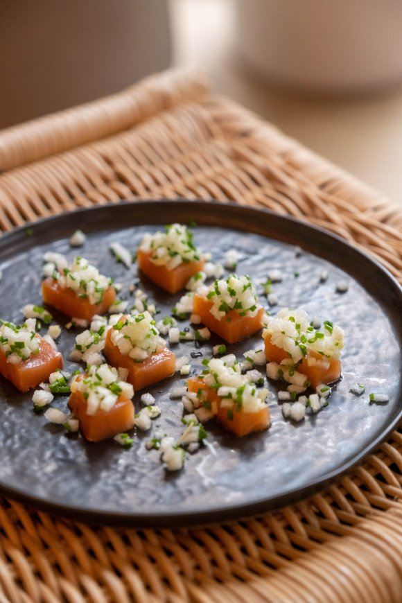 Gerookte zalm met peer en gember