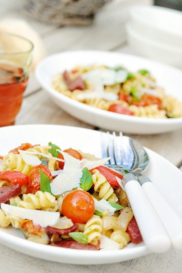 Pastasalade met geroosterde groenten