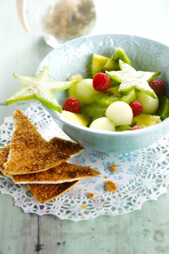 Fruitsalade met kaneelchips