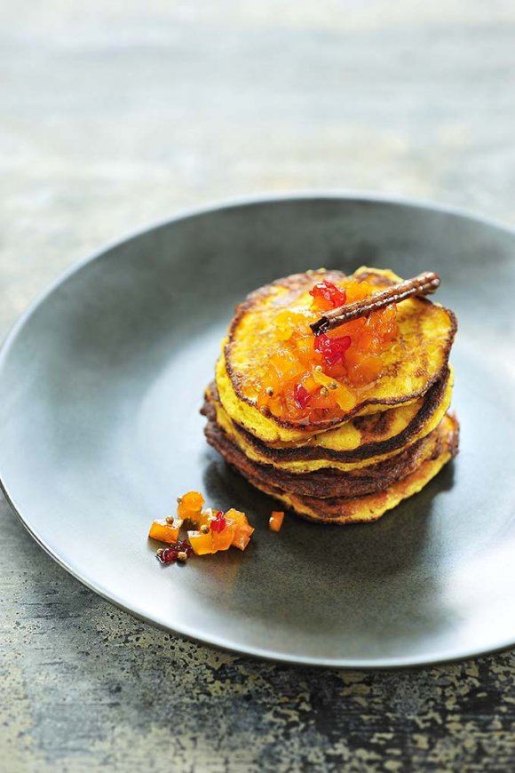 Pumpkin pancakes met pittige chutney