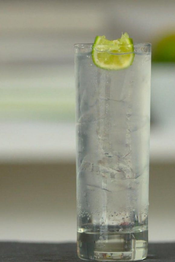 Tanqueray Ten Gin & Tonic