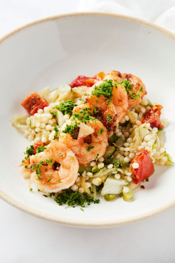 Parelcouscous met scampi, venkel en courgette