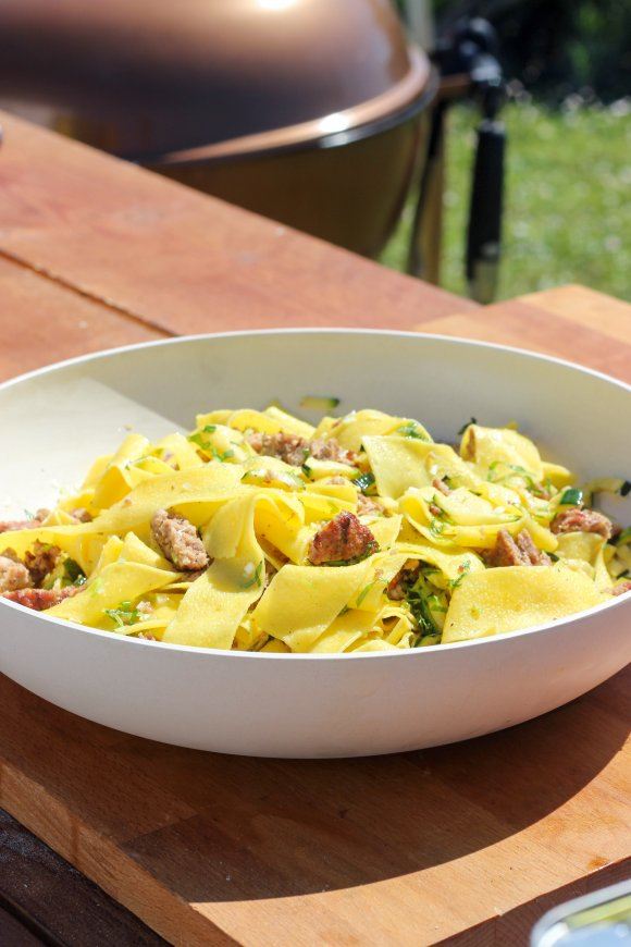 Pastasalade met gehakt en courgette