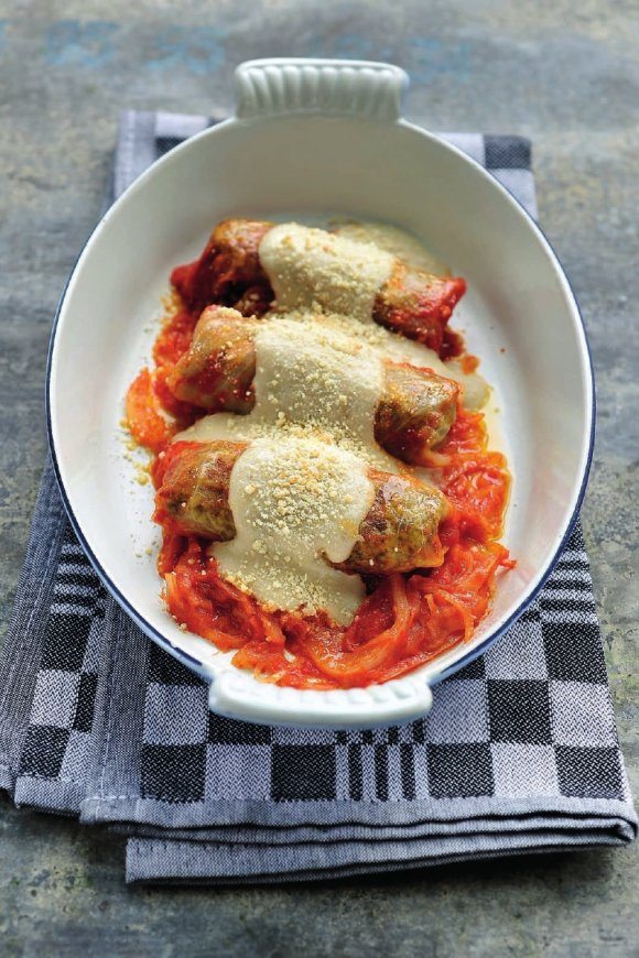 Gegratineerde koolrolletjes met champignongehakt