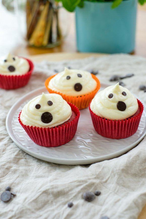 Spooky red velvet cupcakes