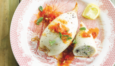 Gevulde inktvis met zomers tomatensausje