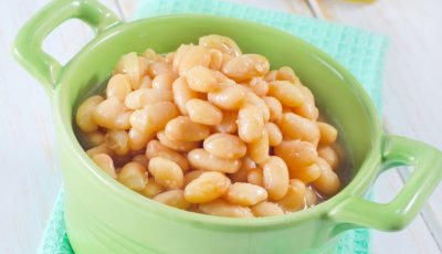 Lamsvlees uit de oven met tomaten en bonen