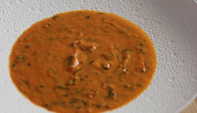 Tomatenroomsoep met basilicum